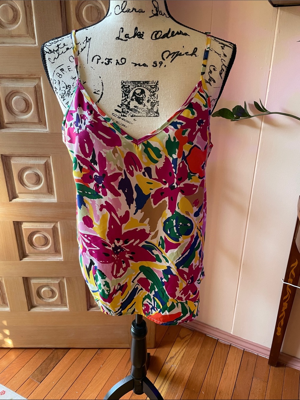 SHEIN Multicolor Floral Satin V-Neck Cami